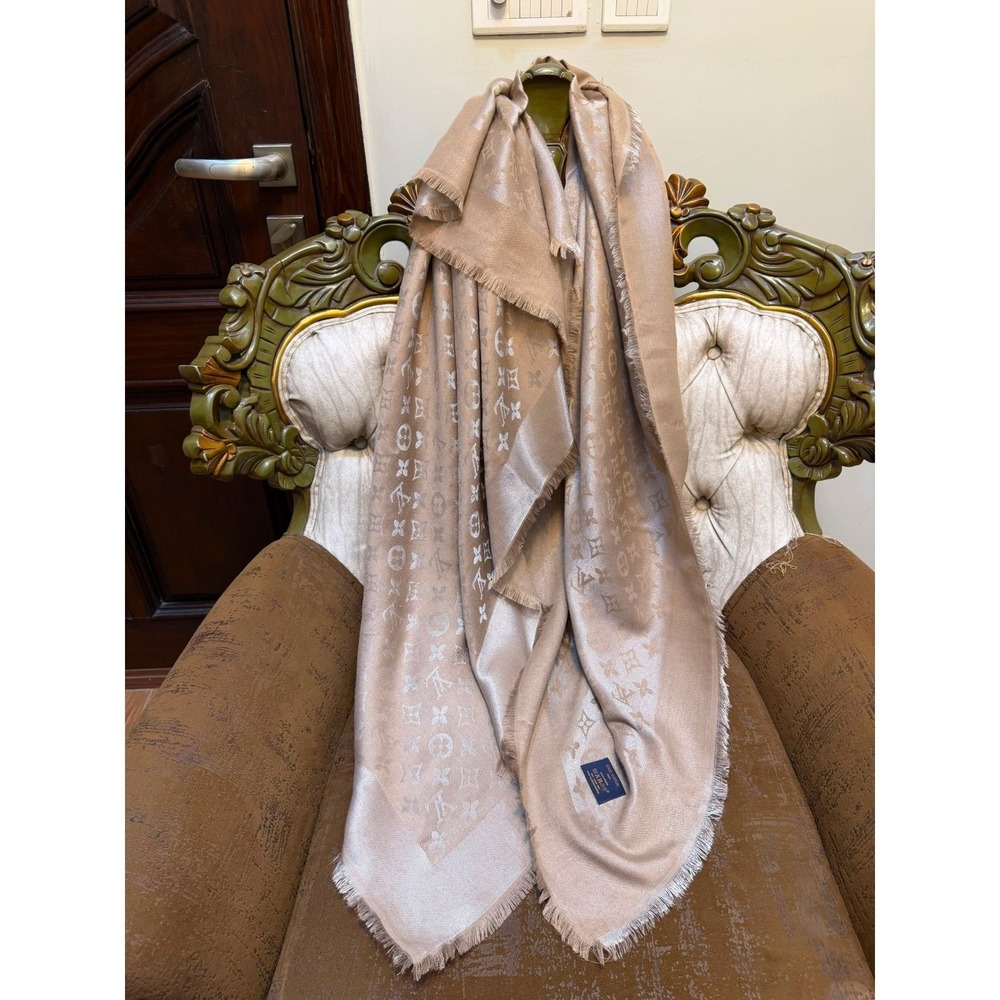 $299 flat sale Louis Vuitton Monogram Shawl Beige Silver 100% Cashmere Fringed